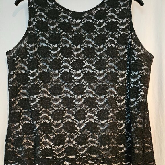 Karen Scott size XL White colored lining with black lace layover sleeveless - Picture 1 of 6